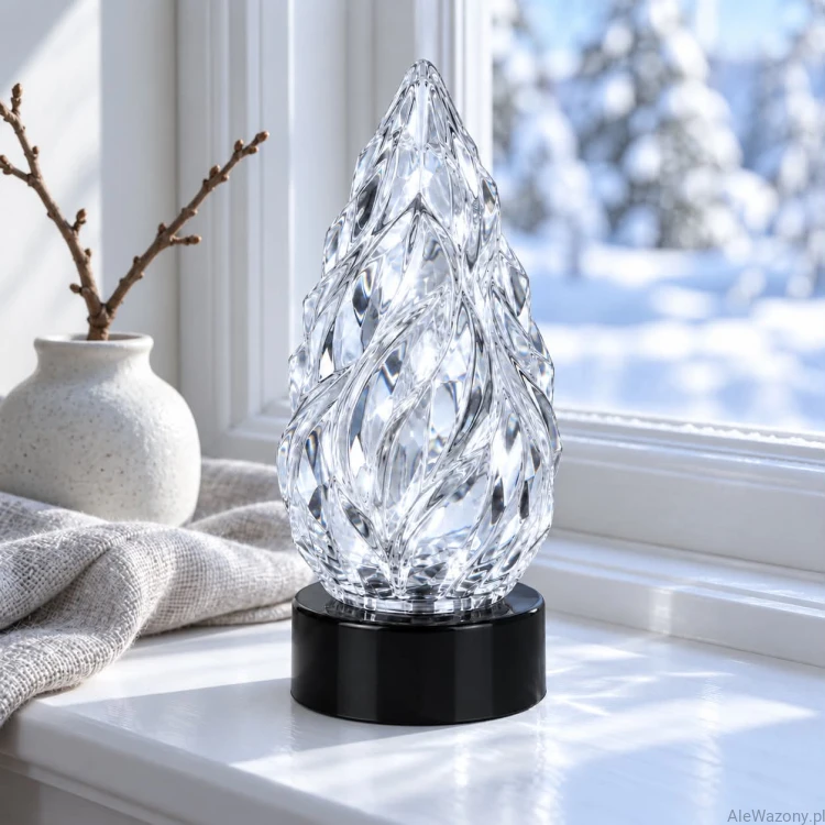 Świeca LED szyszka czarna podstawa z bateriami 15 cm